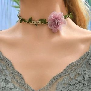 Flower 3D design Choker